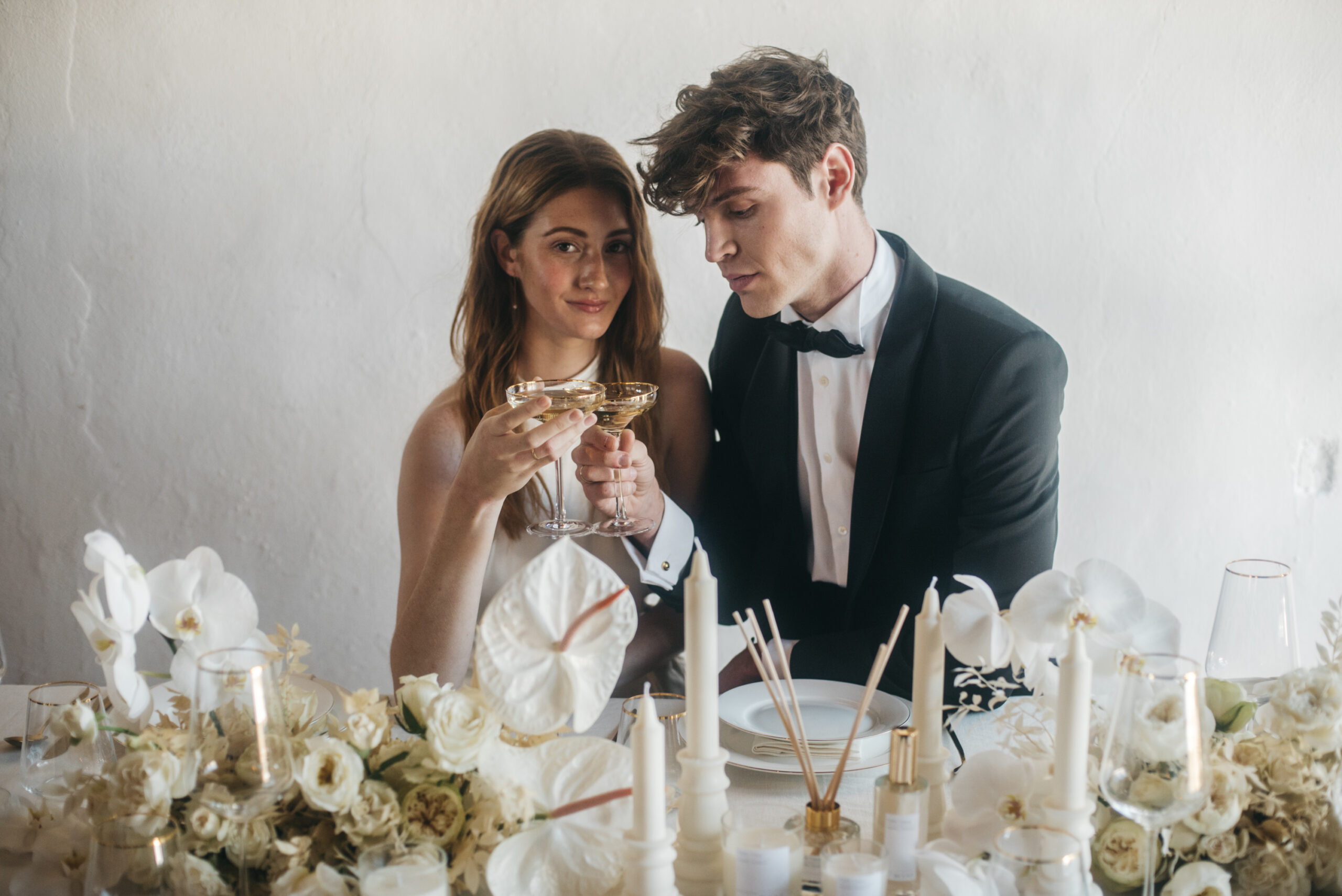 Te enseñamos a aromatizar tu boda con fragancias de un forma romántica a través de velas, difusores, sprays y candelabros de cera.